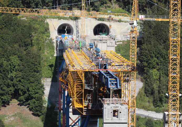 L'imponente ponte Fistal in costruzione 