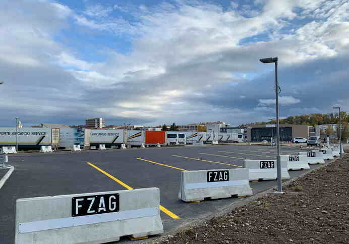 Beleuchtung auf dem erweiterten Parkplatz P12