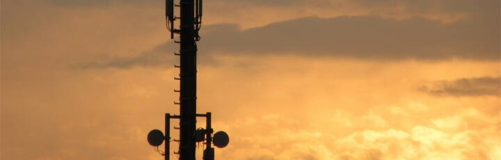 Funkmast bei Sonnenaufgang Funkmast bei Sonnenaufgang
