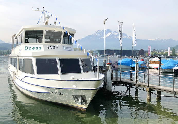 Boess possède-t-il depuis peu aussi un bateau ?