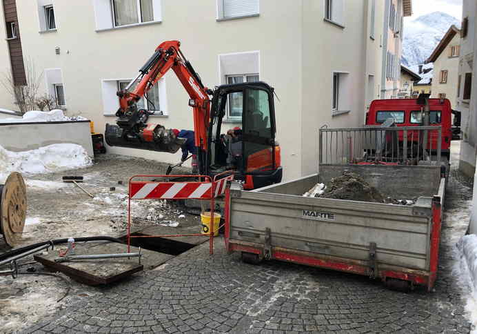 Tiefbau auffüllen vom Werkloch und Abschluss der Arbeiten mit prov. Deckmaterial