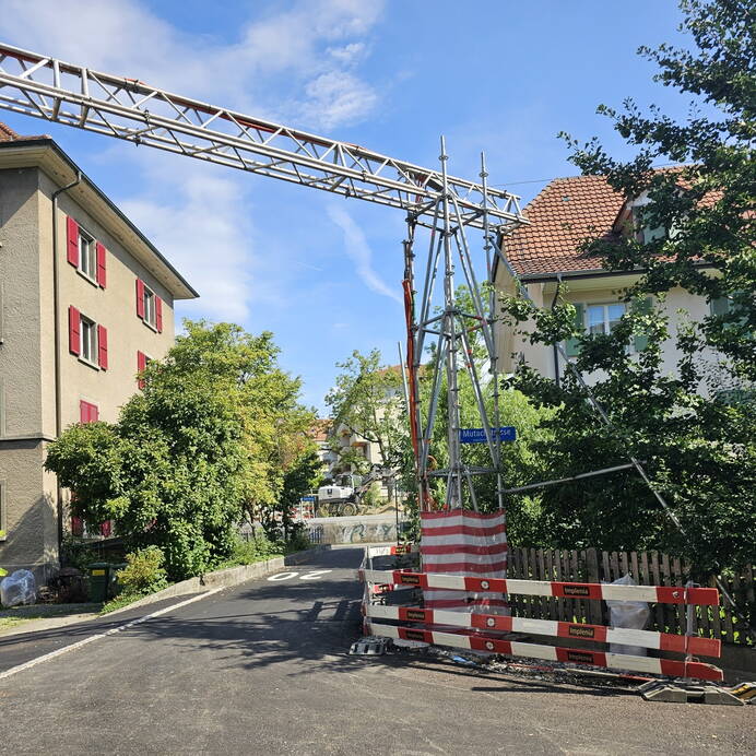 Elektroprovisorien - Kabelbrücke mit Gerüst