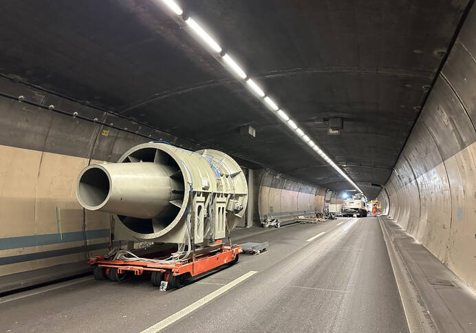 Abtransport der ausgebauten Ventilatoren