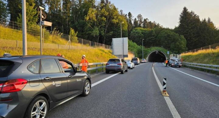 Nachtbegehung für die Bestandsaufnahme – Parksituation vor Zentrale Nachtbegehung für die Bestandsaufnahme – Parksituation vor Zentrale