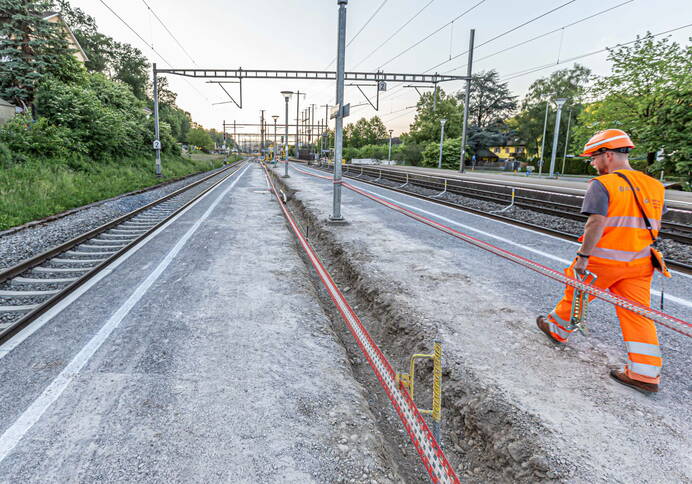 BOESS Mitarbeiter beim Baustellenrundgang