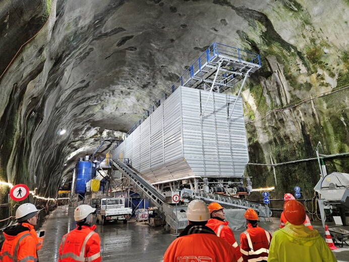 Betonmischwerk im Berg