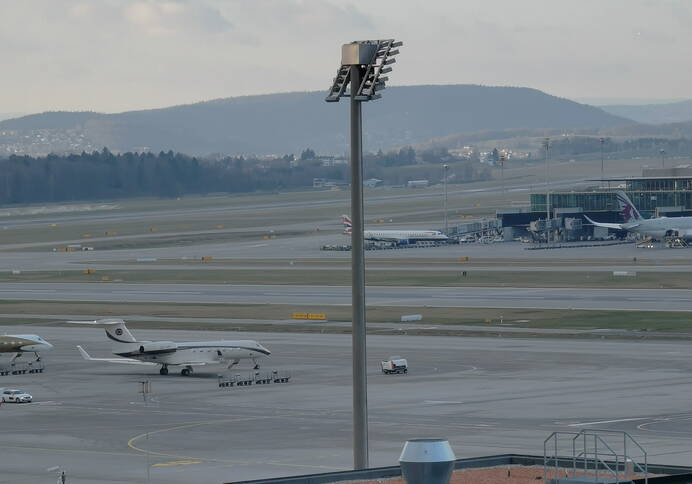 Palo di illuminazione con lampade a vapori di sodio