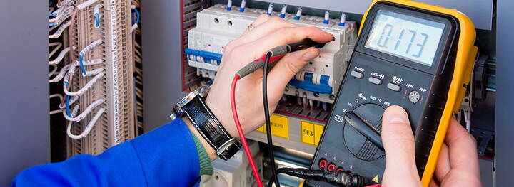 Als Elektrokontrolleure überprüfen wir Ihre elektrischen Installationen